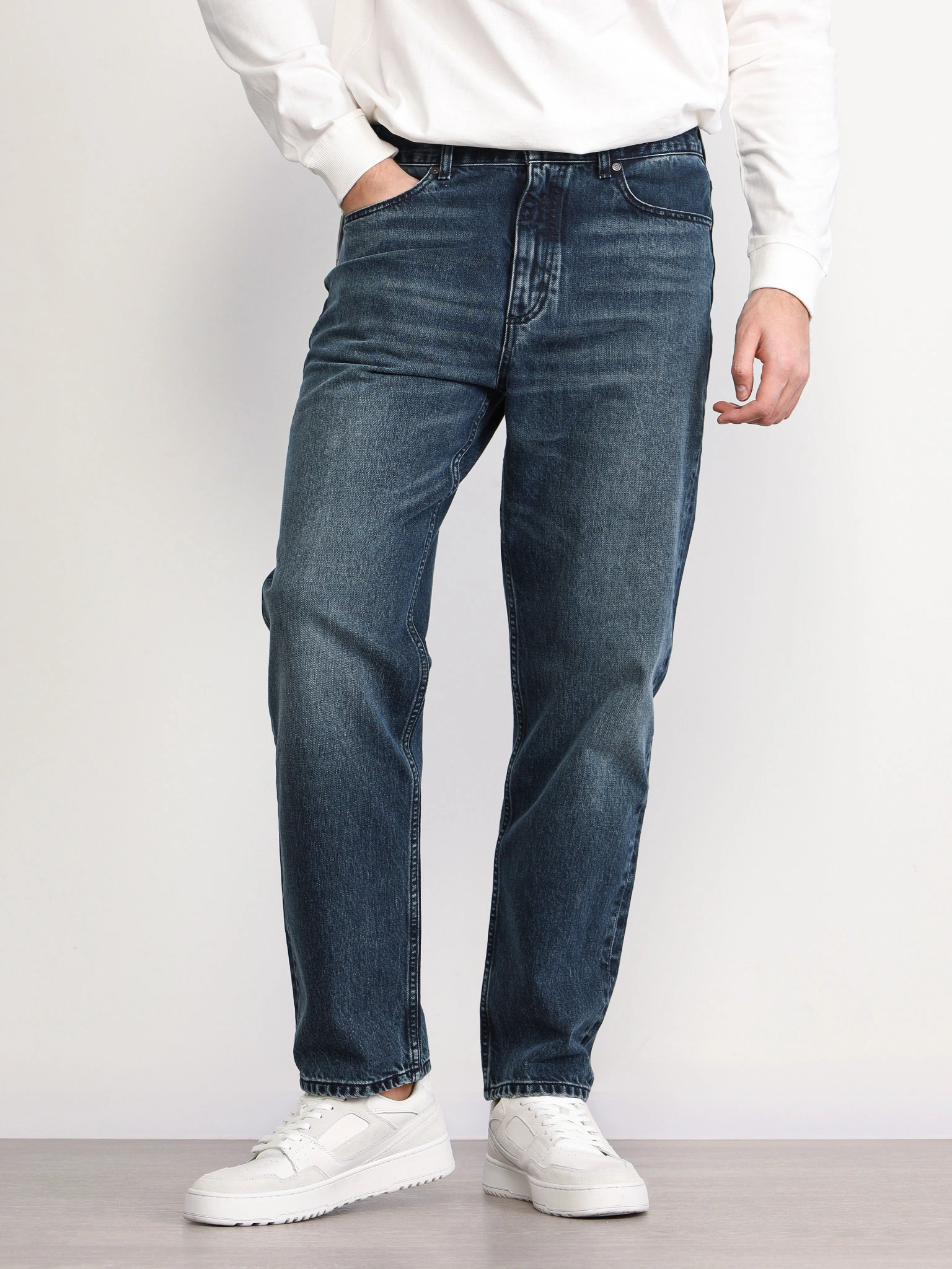 Джинсы темно-синего цвета из хлопка